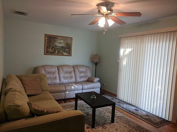 3rd image of 1633 Charles Dr