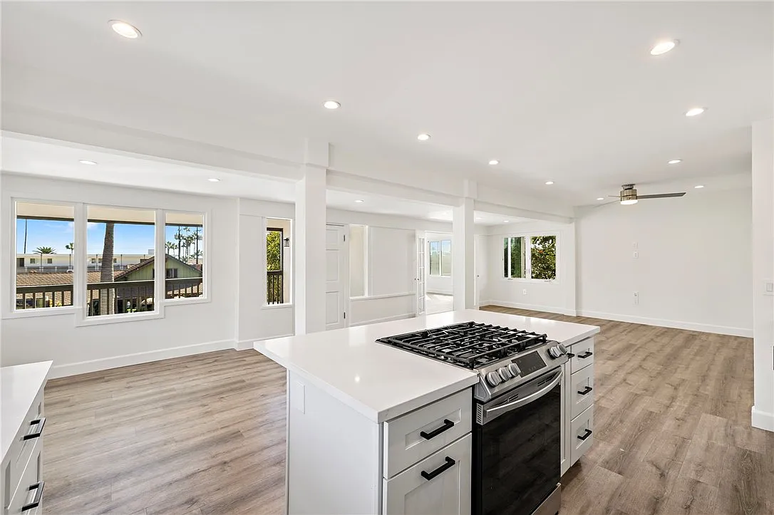 2 bed, 1519 sqft, $6,500 — Photo 2