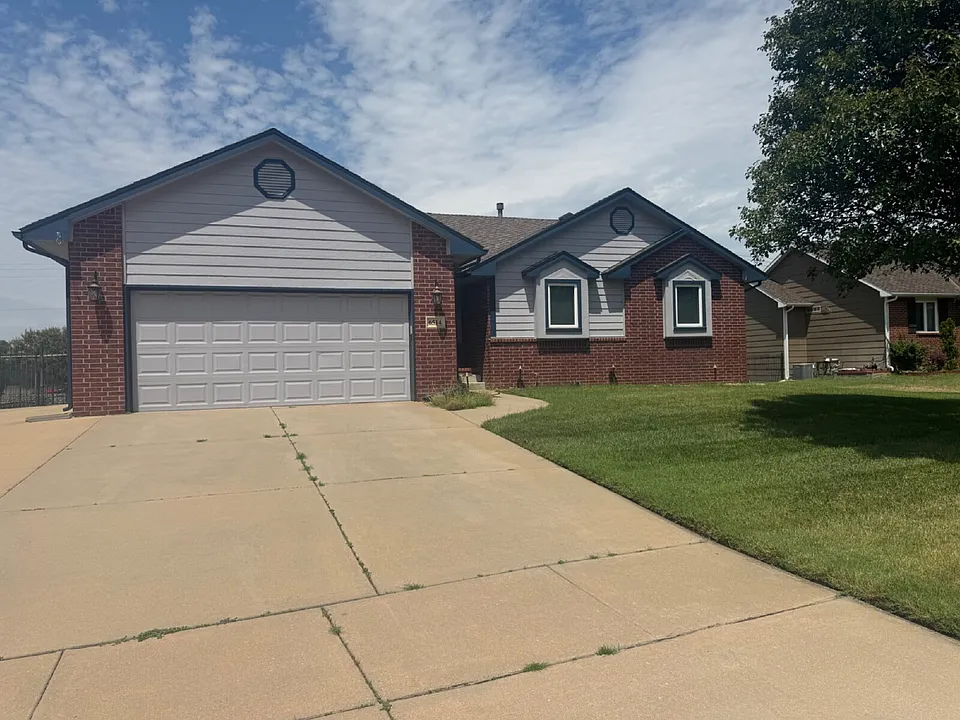 6514 W Briarwood Cir