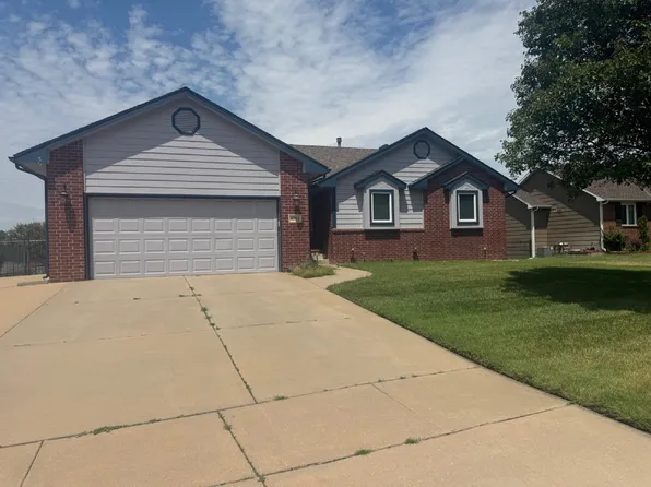 6514 W Briarwood Cir, Wichita, KS 67212