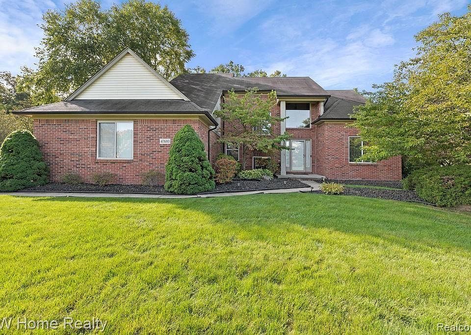 1st image of 47693 River Woods Dr
