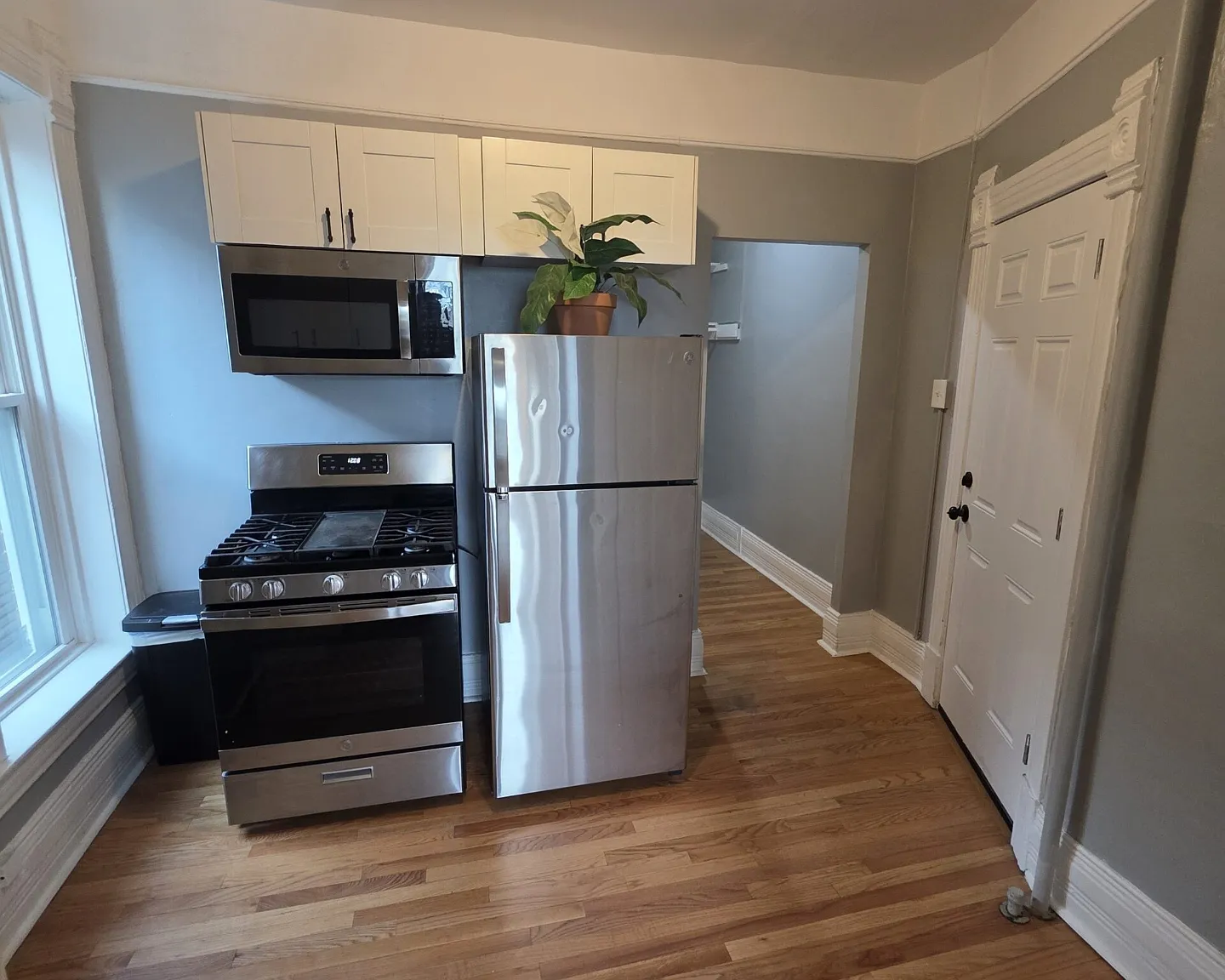 Studio, 490 sqft, $825 — Photo 4