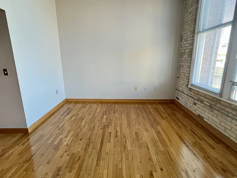 413 N 2nd St #220 — Photo 9