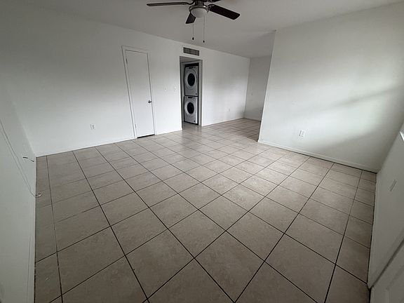 2nd image of 900 N Bay St
