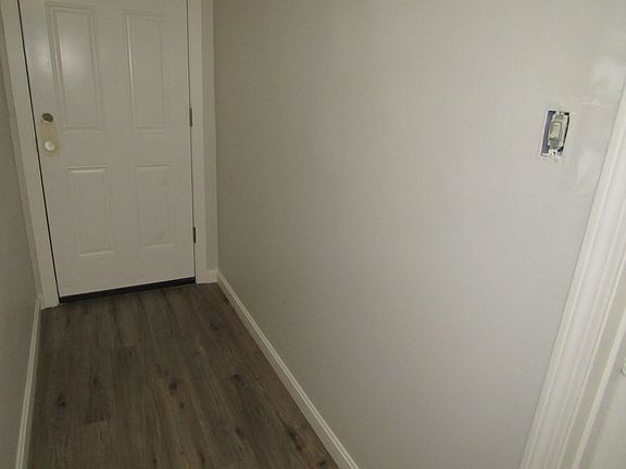 3rd image of 19 Chapman St Unit 1