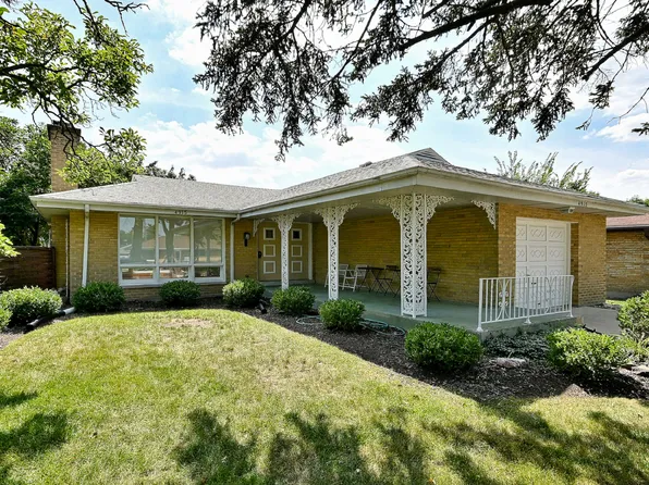 4915 Jerome Ave, Skokie, IL 60077