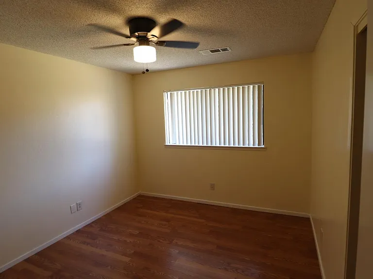 160 W Portland Ave — Photo 12