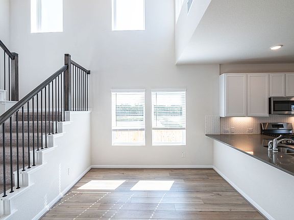 2nd image of 428 Blue Hibiscus Dr