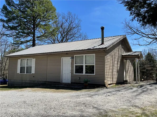 921 N Gaskill St, Huntsville, AR 72740