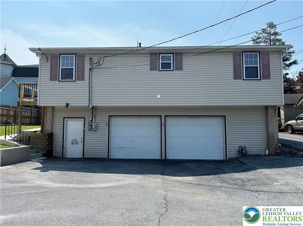 215 E Church St, Slatington, PA 18080