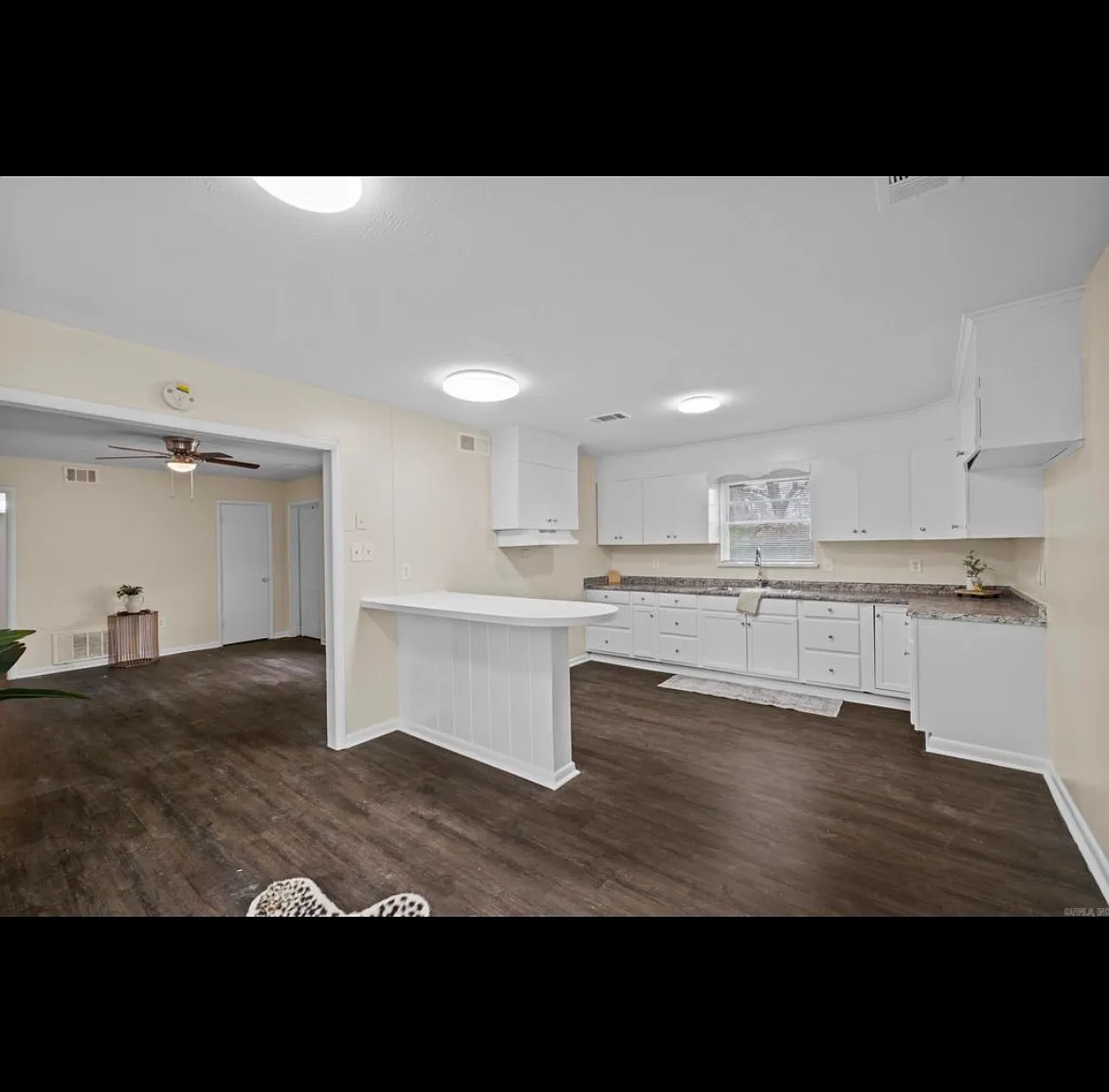 3 bed, 1250 sqft, $1,600 — Photo 3
