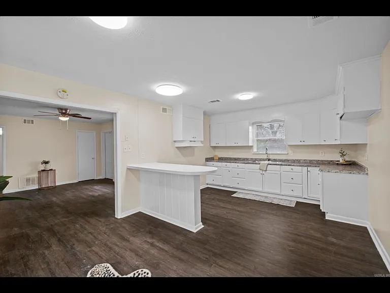 1701 N Mississippi St — Photo 3