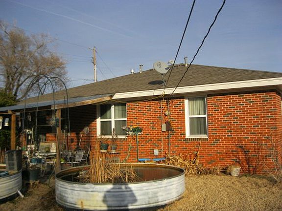 4th image of 915 N Washington Ave