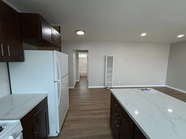 4216 Euclid Ave #7 — Photo 7