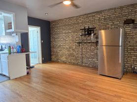 1230 W Jarvis Ave