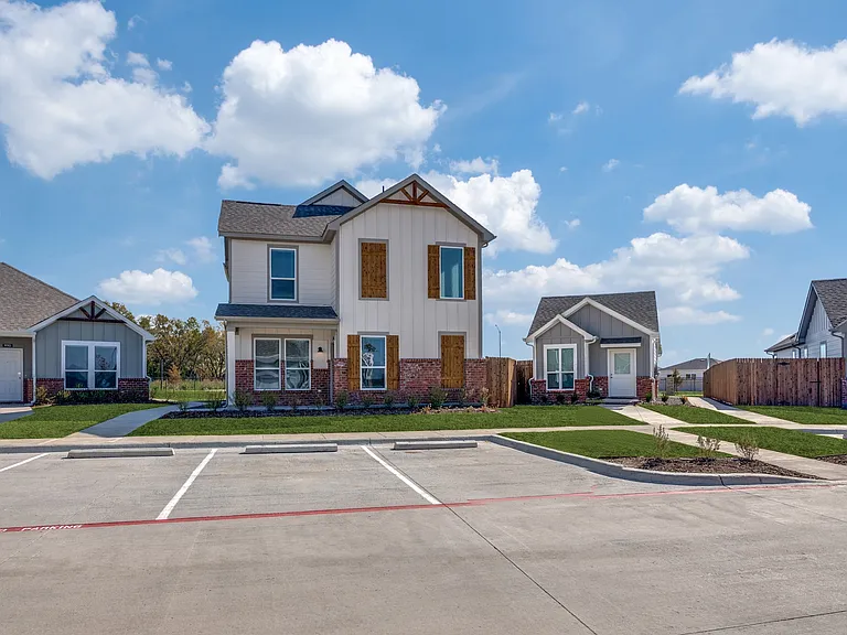 Cottages at Providence Commons — Photo 22
