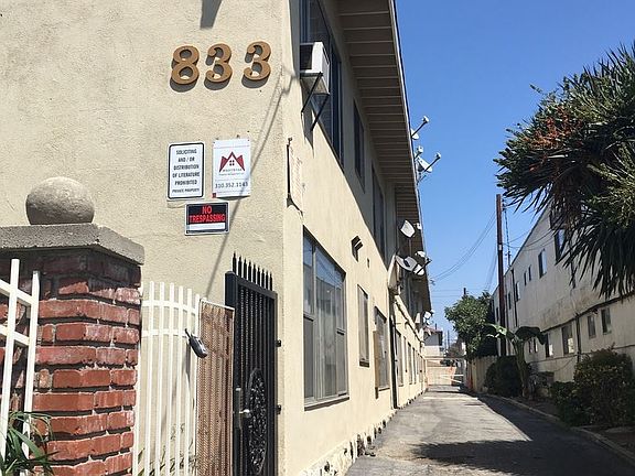 2nd image of 833 Victor Ave APT 4