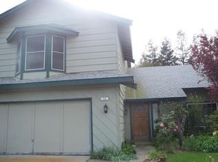52 Willowood Dr, Oakdale, CA 95361
