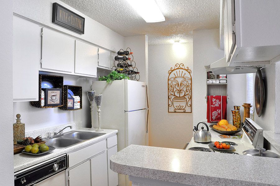 Dakota Ridge Apartments Kitchen