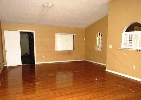 3rd image of 610 S Parkview Ave