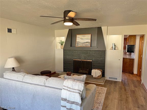 2nd image of 2903 Poplar St NW