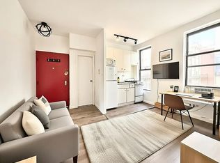 370 W 52nd St #3F, New York, NY 10019