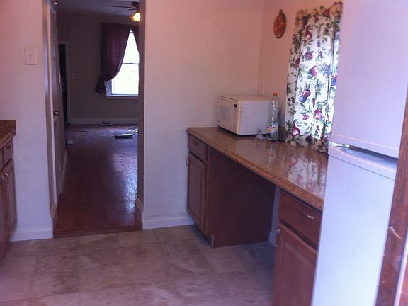4th image of 2303 E Harold St