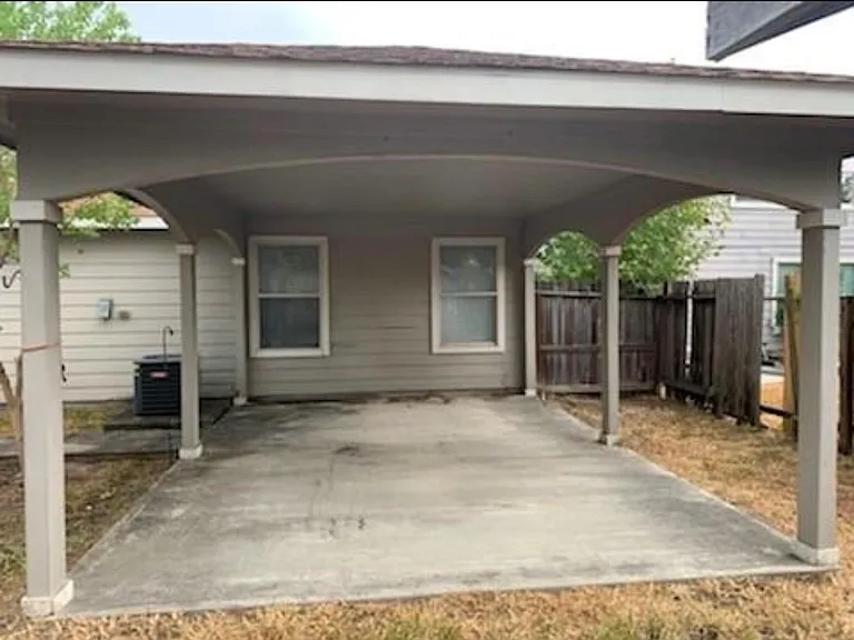 15823 Regal Trace Ln — Photo 24