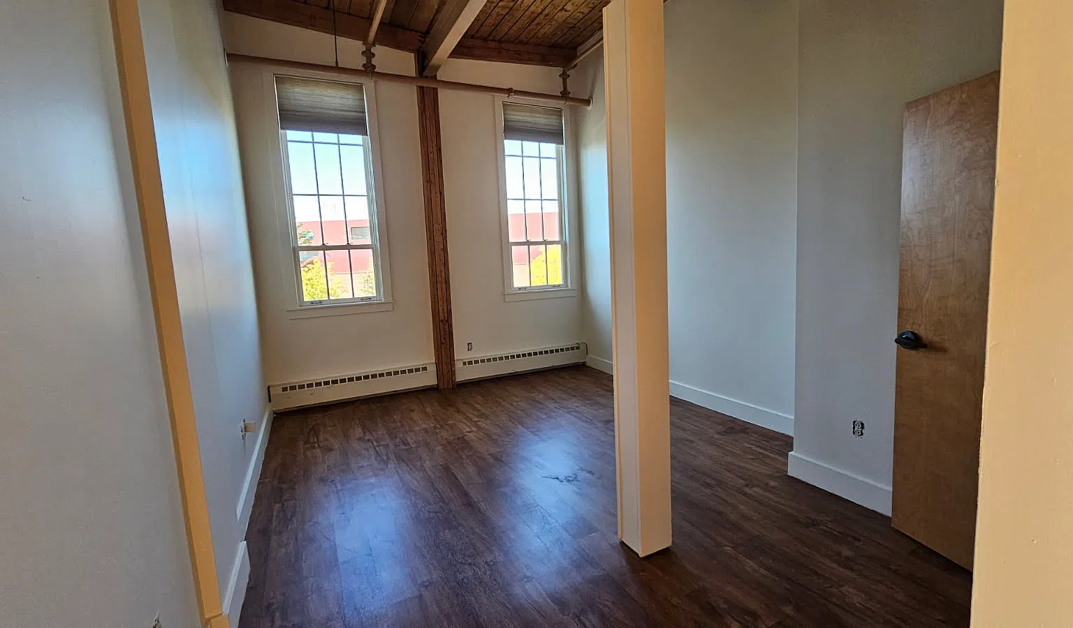 3 bed, 1115 sqft, $1,547 — Photo 2