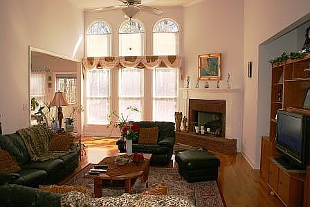 4th image of 1230 Home Place Dr