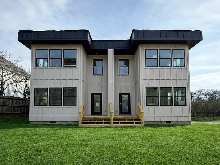 1404 Cecil Ave NE — Photo 1
