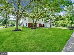 60 Plumtree Ln, Willingboro, NJ