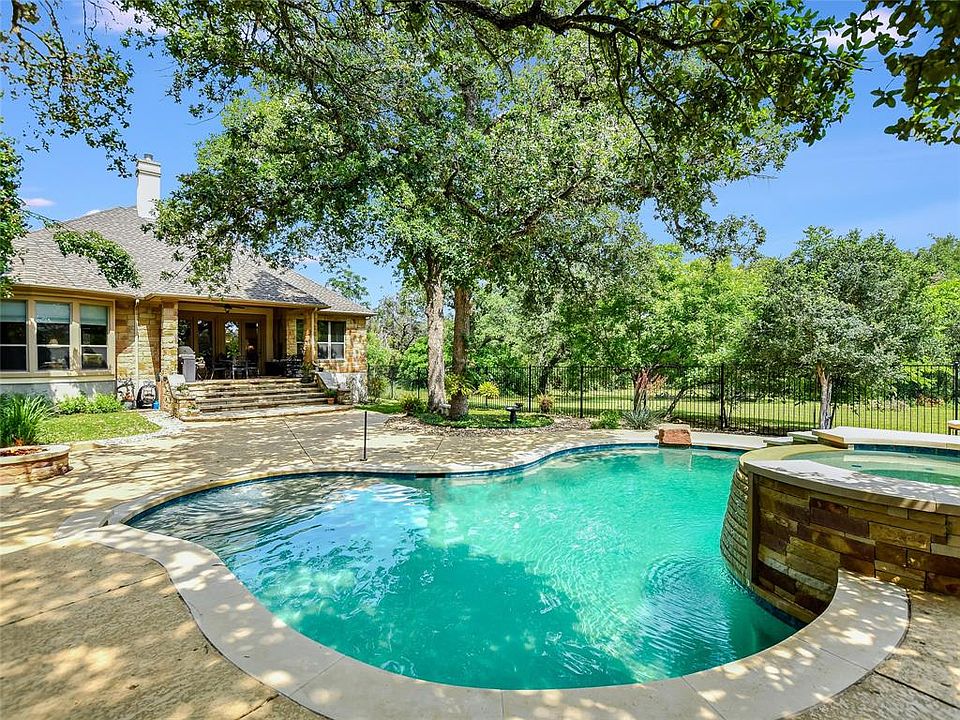1st image of 2276 Park Place Cir