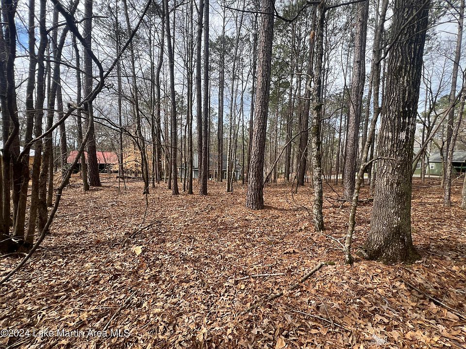1st image of 24 Dogwood Ln