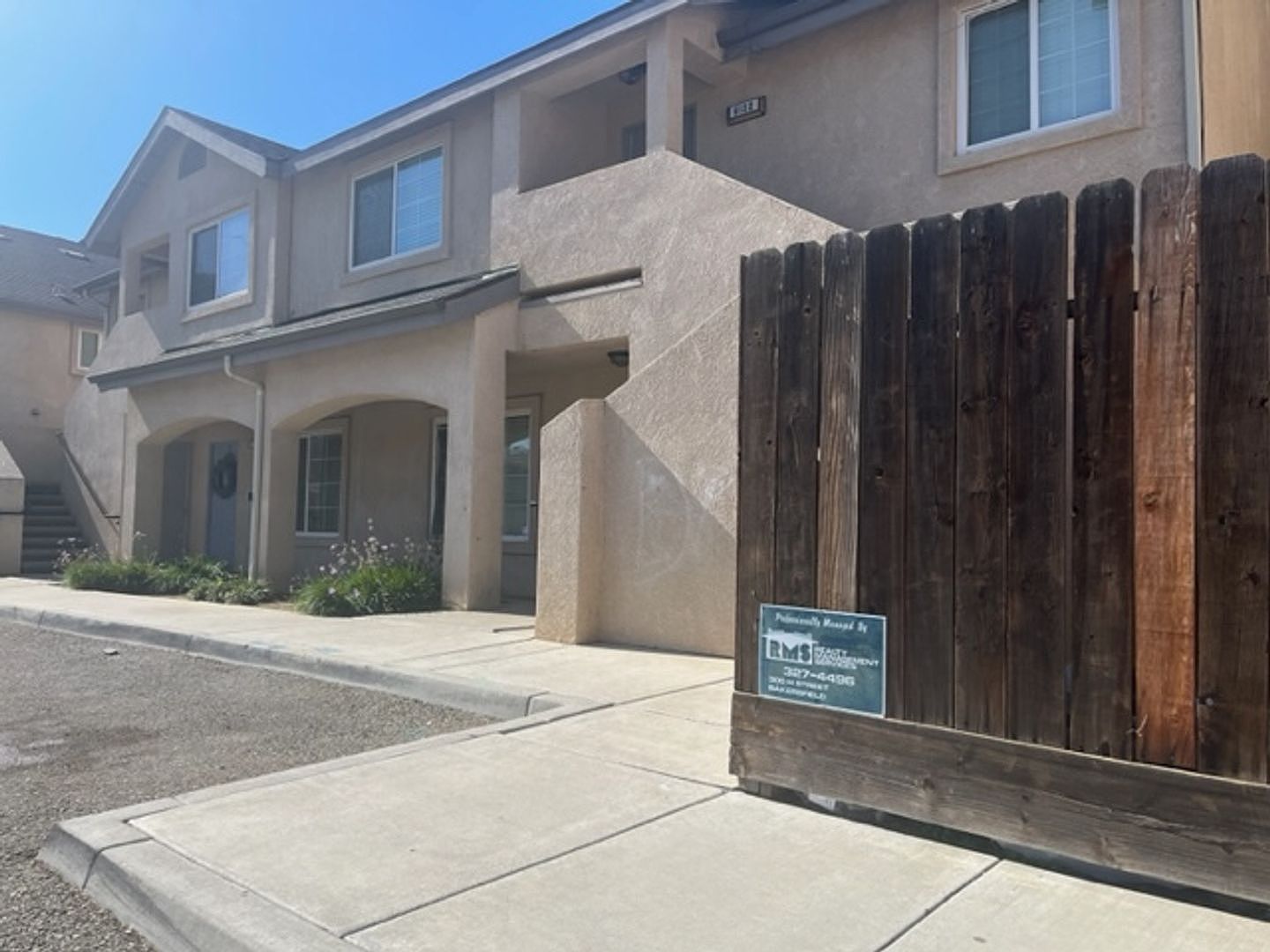 6124 Royal Coach Cir 2 br / 2.0 ba, 1450, Bakersfield, CA 93306 Zillow