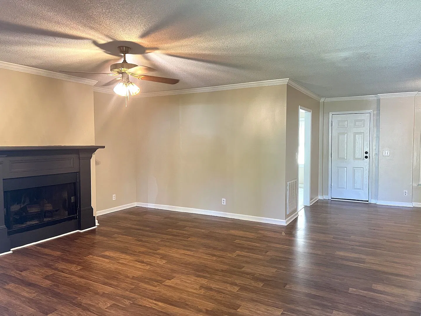 Cute Home in Lake Wildwood — Photo 3