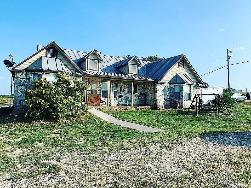 1st image of 402 Quail Hollow Dr