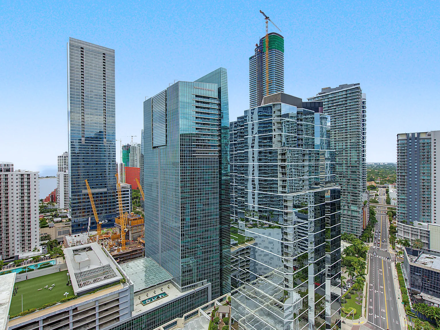 1 bed, 825 sqft, $3,500 — Photo 3