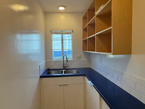 2206 Allesandro St #14, Los Angeles, CA 90039