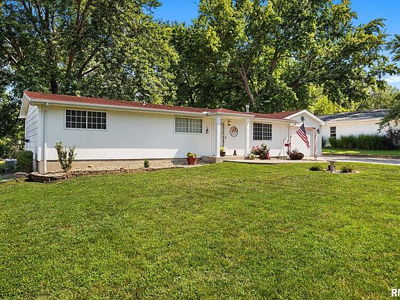 2nd image of 201 Fenestra Ln