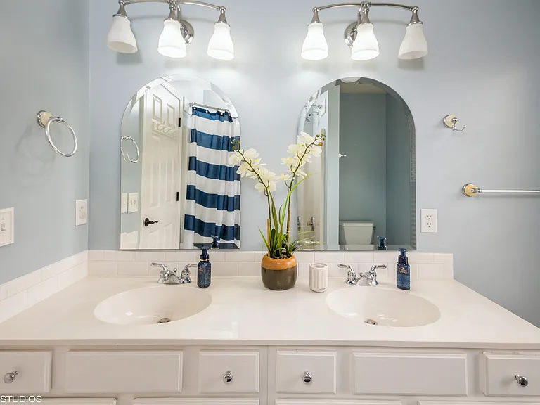 5743 Cambridge Bay Dr — Photo 13