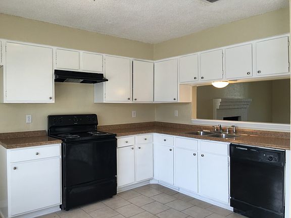 3rd image of 15835 Ruppstock Dr