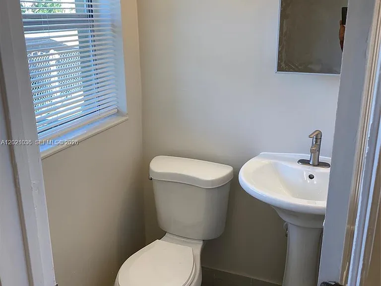 2325 N 25th Ave #2325 — Photo 15