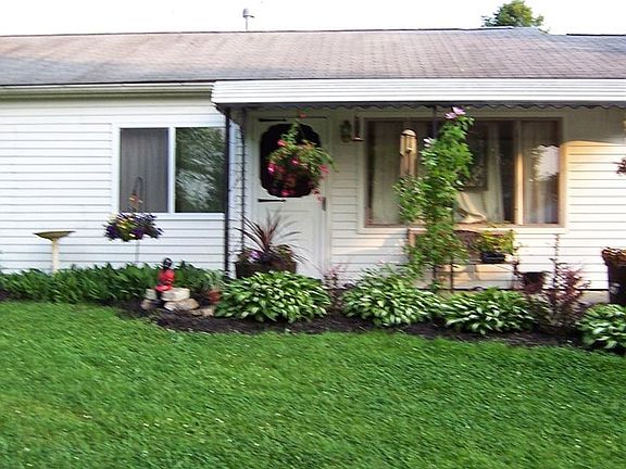 2nd image of 3620 Applewood Dr