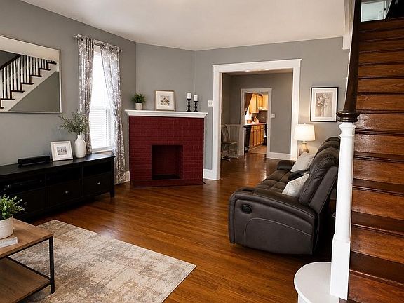 3rd image of 1543 E Hunting Park Ave