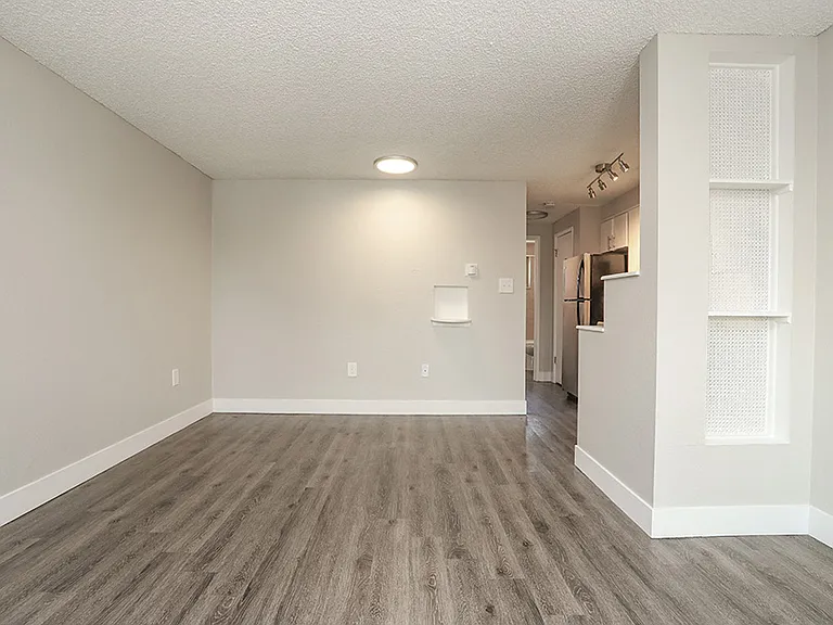 South Washington St Apts — Photo 46