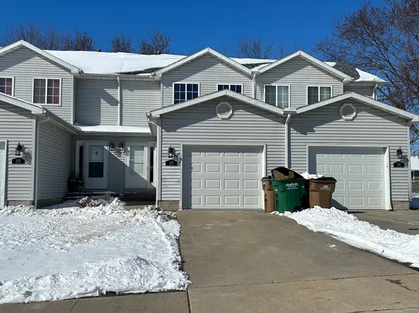 1335 S 5th St APT 2, Carlisle, IA 50047