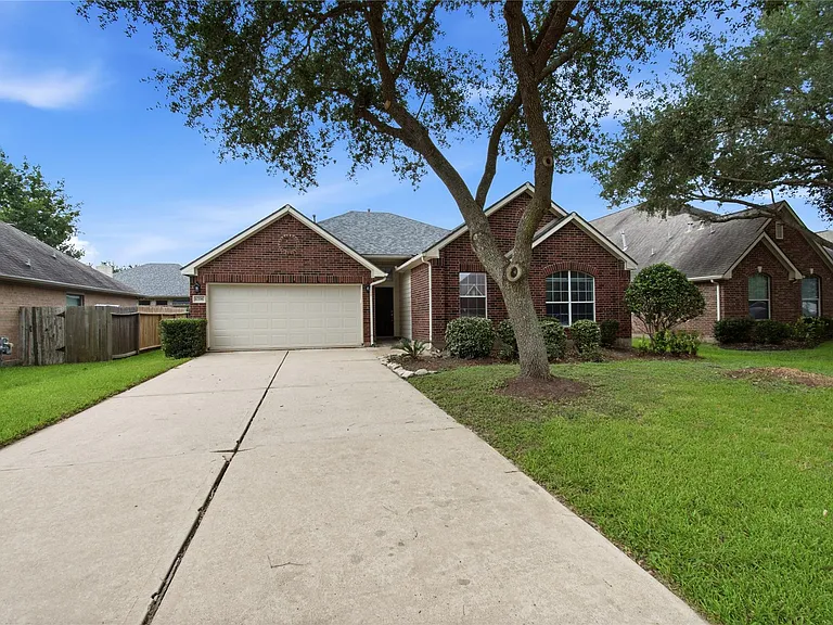 6706 Paigetree Ln — Photo 3