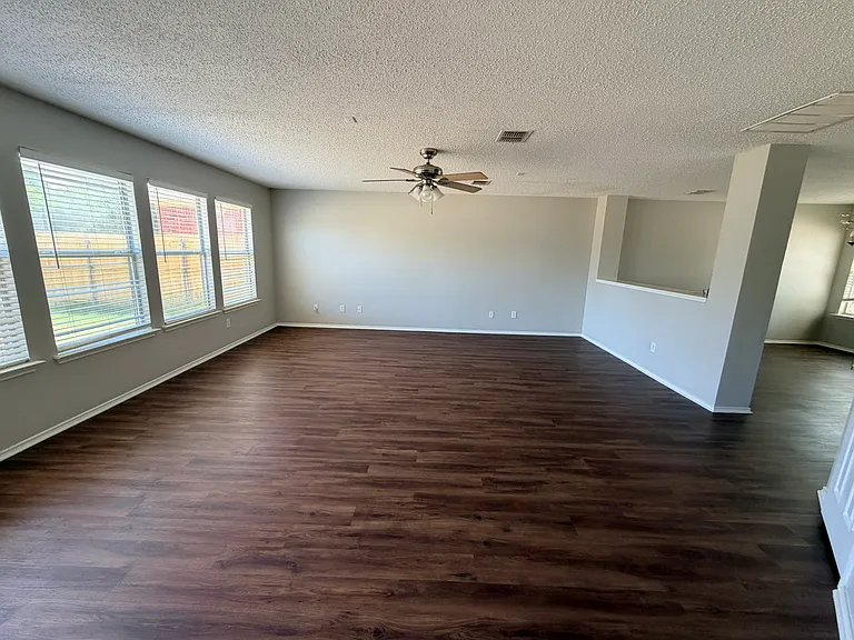 1582 Brookstone Dr — Photo 10