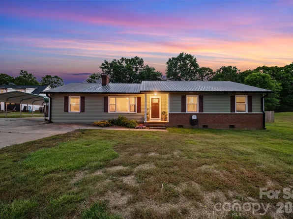 3832 Elkwood Ct, Concord, NC 28025